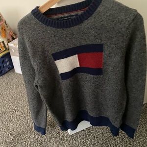 Tommy Hilfiger sweater